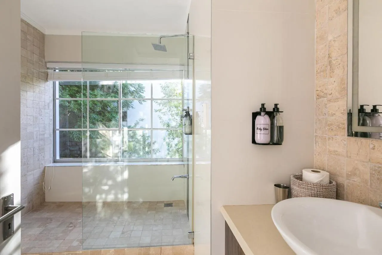 Bali And Eva Fresnaye. Luxurious 7 Bedroom Villa. Pool And Grand Patio Κέιπ Τάουν