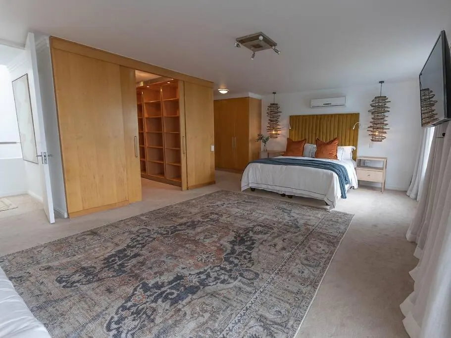 Bali And Eva Fresnaye. Luxurious 7 Bedroom Villa. Pool And Grand Patio Κέιπ Τάουν Βίλα