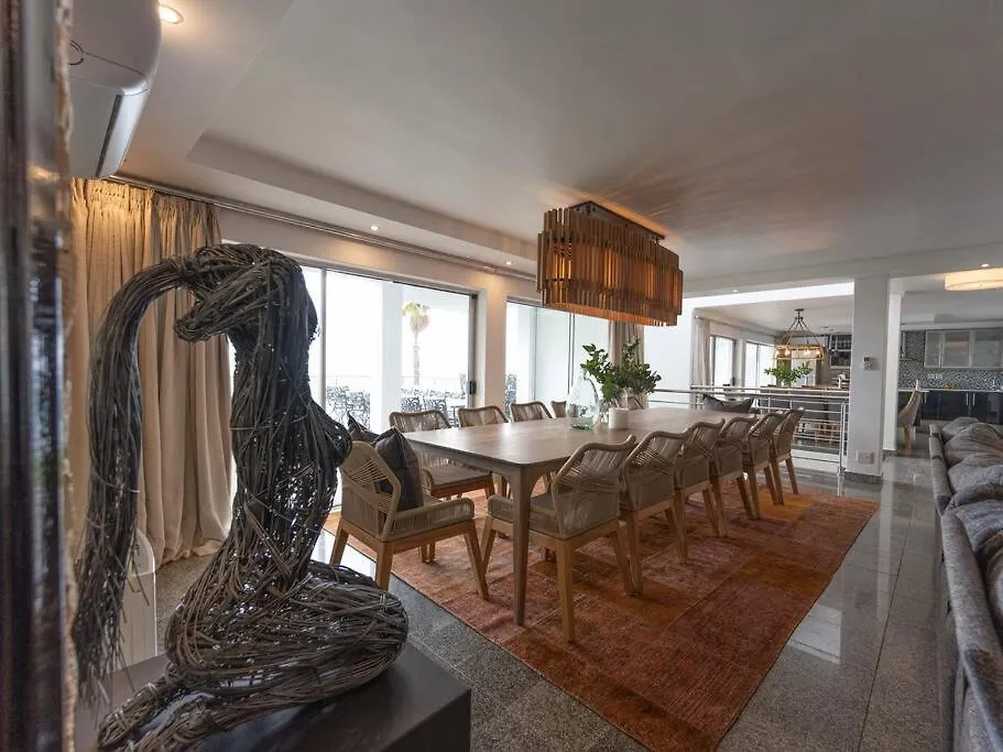Bali And Eva Fresnaye. Luxurious 7 Bedroom Villa. Pool And Grand Patio Κέιπ Τάουν