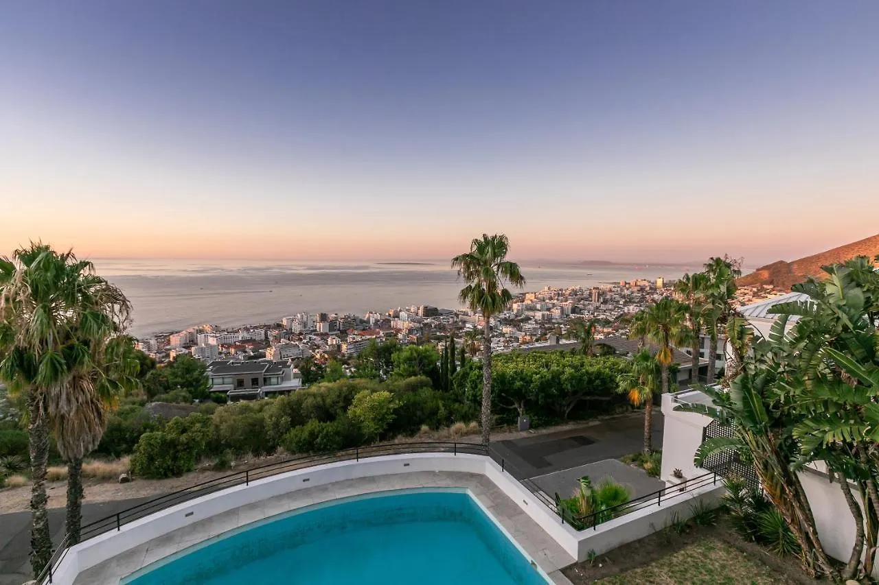 Bali And Eva Fresnaye. Luxurious 7 Bedroom Villa. Pool And Grand Patio Κέιπ Τάουν 0*,  Νότια Αφρική