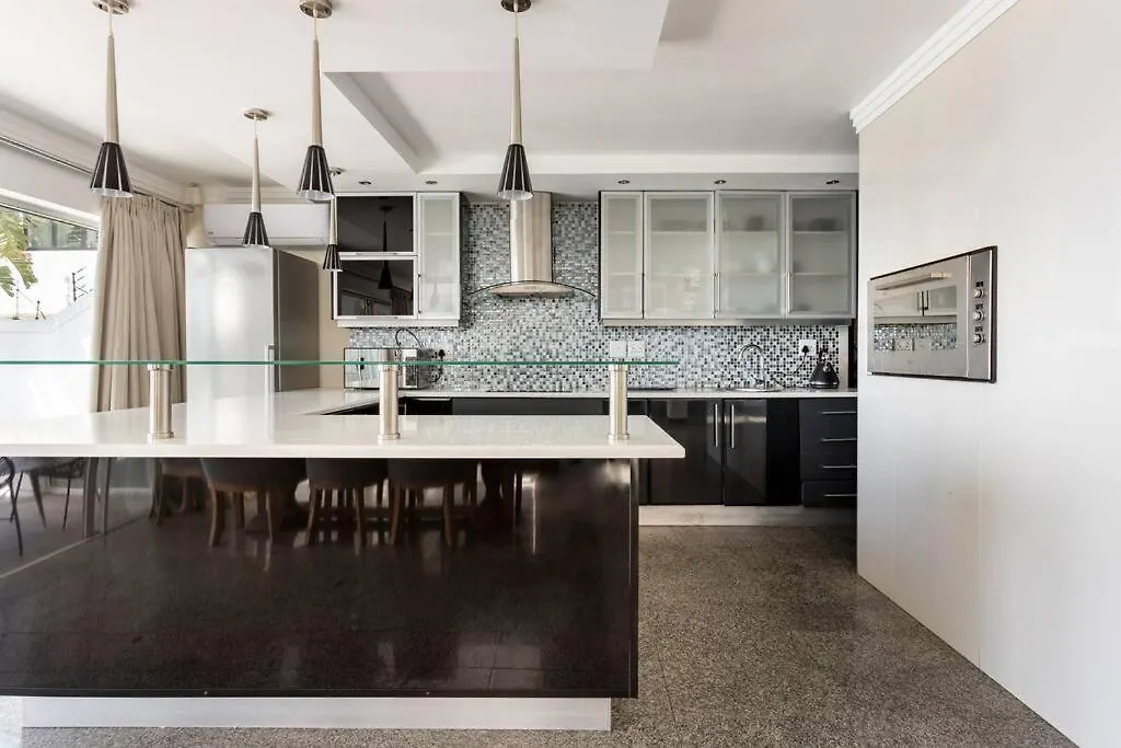 Βίλα Bali And Eva Fresnaye. Luxurious 7 Bedroom Villa. Pool And Grand Patio Κέιπ Τάουν Νότια Αφρική