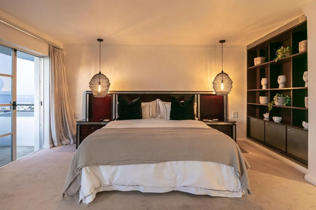 Bali And Eva Fresnaye. Luxurious 7 Bedroom Villa. Pool And Grand Patio Κέιπ Τάουν