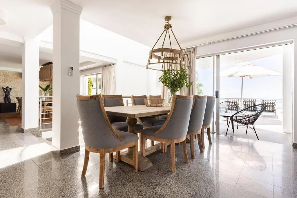 Bali And Eva Fresnaye. Luxurious 7 Bedroom Villa. Pool And Grand Patio Κέιπ Τάουν