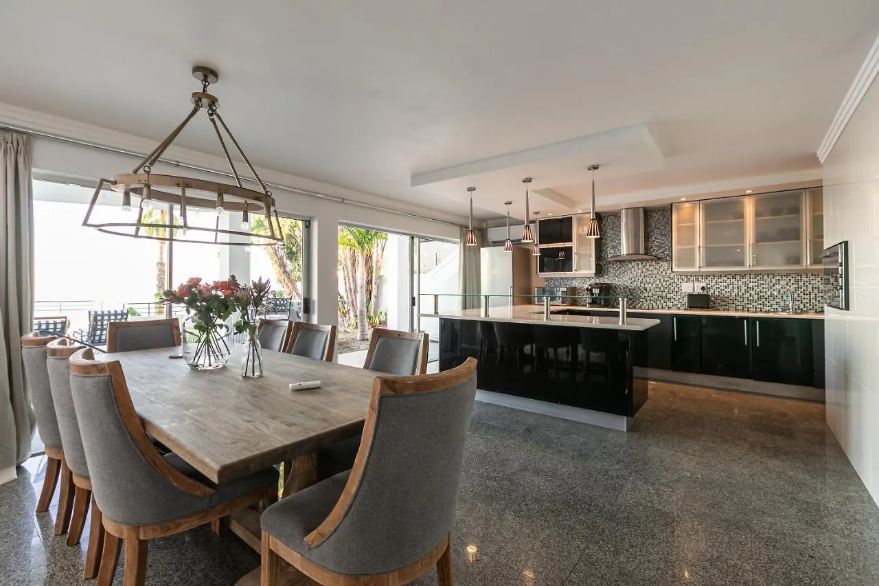 Bali And Eva Fresnaye. Luxurious 7 Bedroom Villa. Pool And Grand Patio Κέιπ Τάουν
